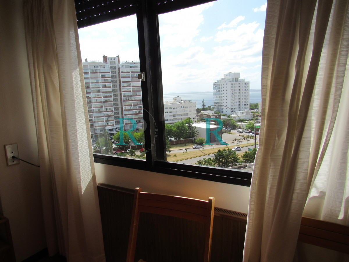Apartamento ID.2094 - Alquiler de apartamento de dos dormitorios en Punta del Este