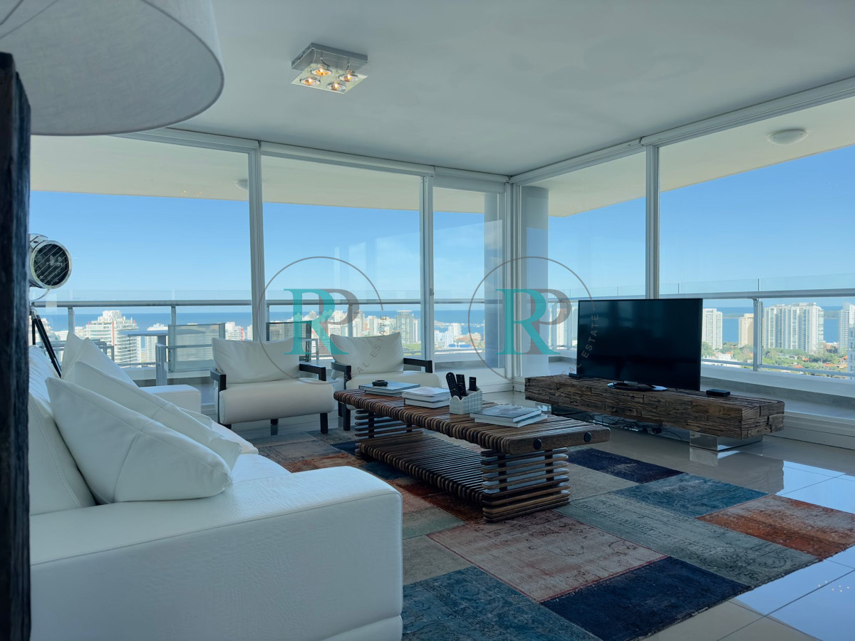 Apartamento ID.1700 - Penthouse en VENTA, 3 dormitorios en suite + Dependencia, vista 180°.