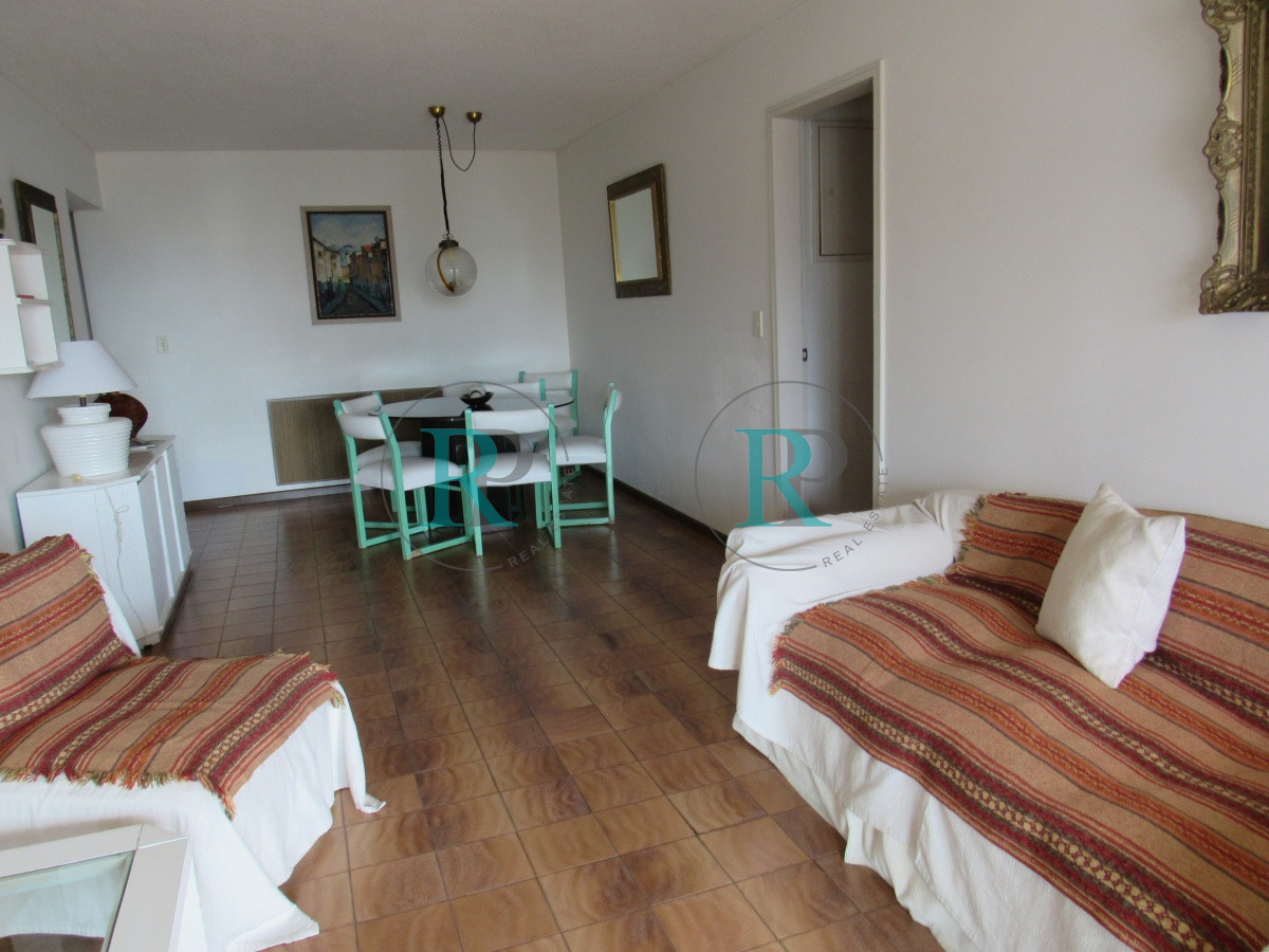 Apartamento ID.2094 - Alquiler de apartamento de dos dormitorios en Punta del Este