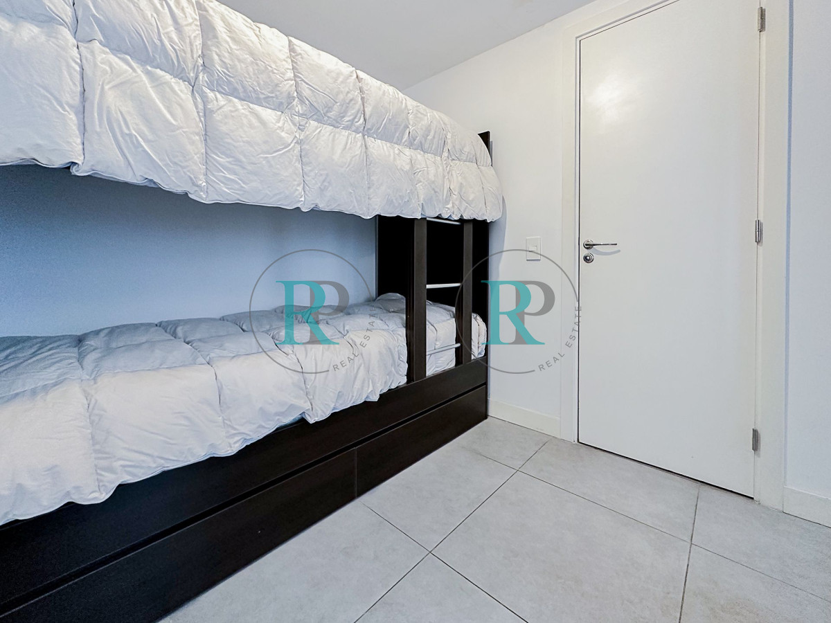 Apartamento ID.2323 - Alquiler temporal, apartamento de1dormitorio y medio en Torre YOO Punta.