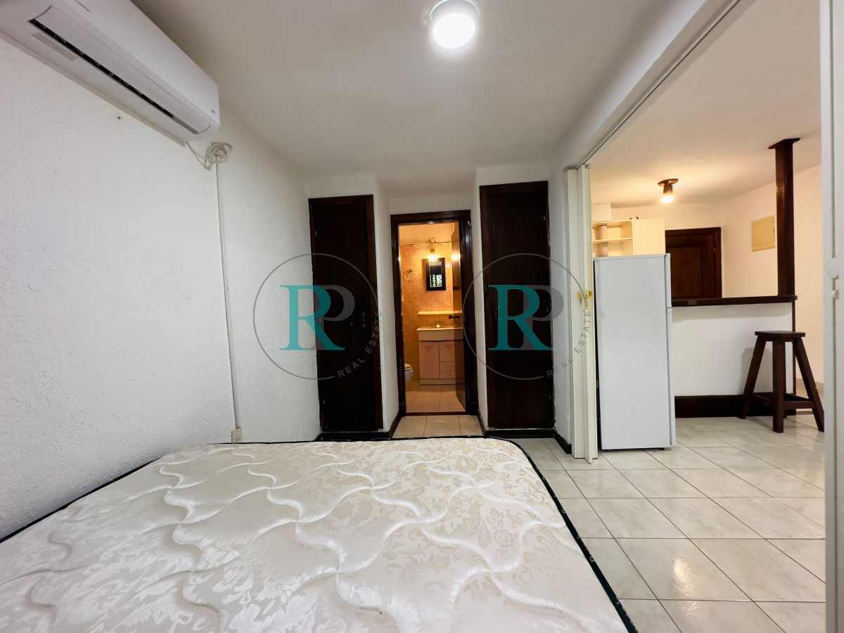 Apartamento ID.1873 - Venta de apartamento y Alquiler Anual, Excelente ubicación, 1 dormitorio, garage.