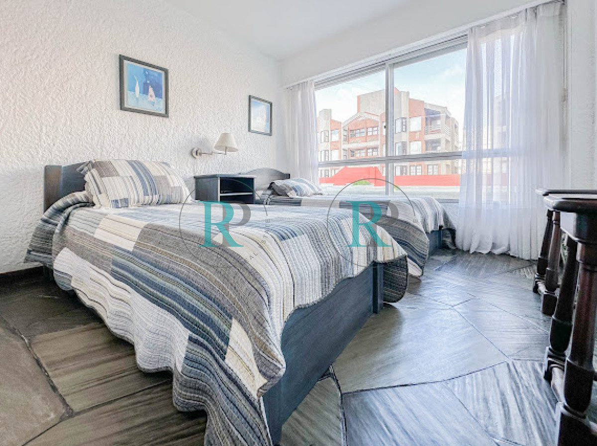 Apartamento ID.2081 - Venta de apartamento en Peninsula. Edificio Recalada.