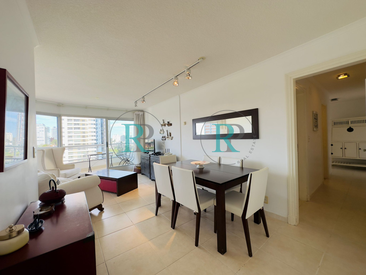 Apartamento ID.1446 - Venta y alquiler de apartamento de dos dormitorios en Punta del Este