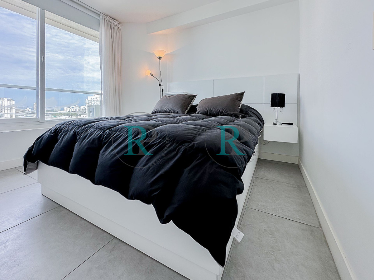 Apartamento ID.2323 - Alquiler temporal, apartamento de1dormitorio y medio en Torre YOO Punta.