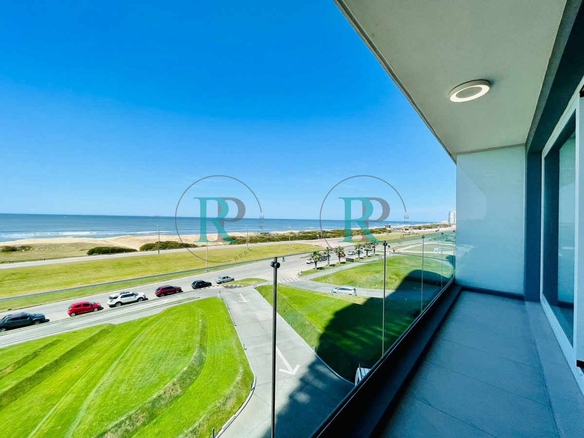 Apartamento ID.1376 - Alquiler  y venta de apartamento de 3 dormitorios en Punta del Este 