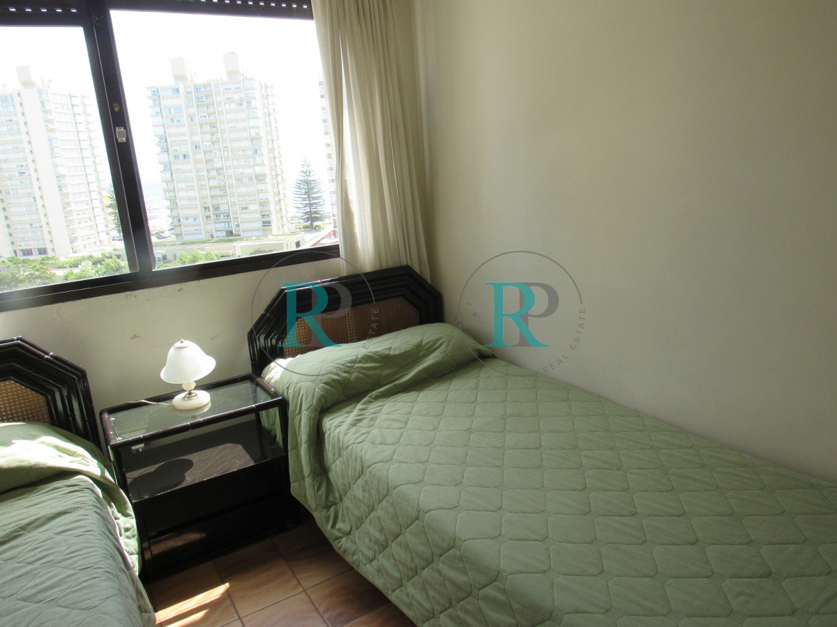 Apartamento ID.2094 - Alquiler de apartamento de dos dormitorios en Punta del Este