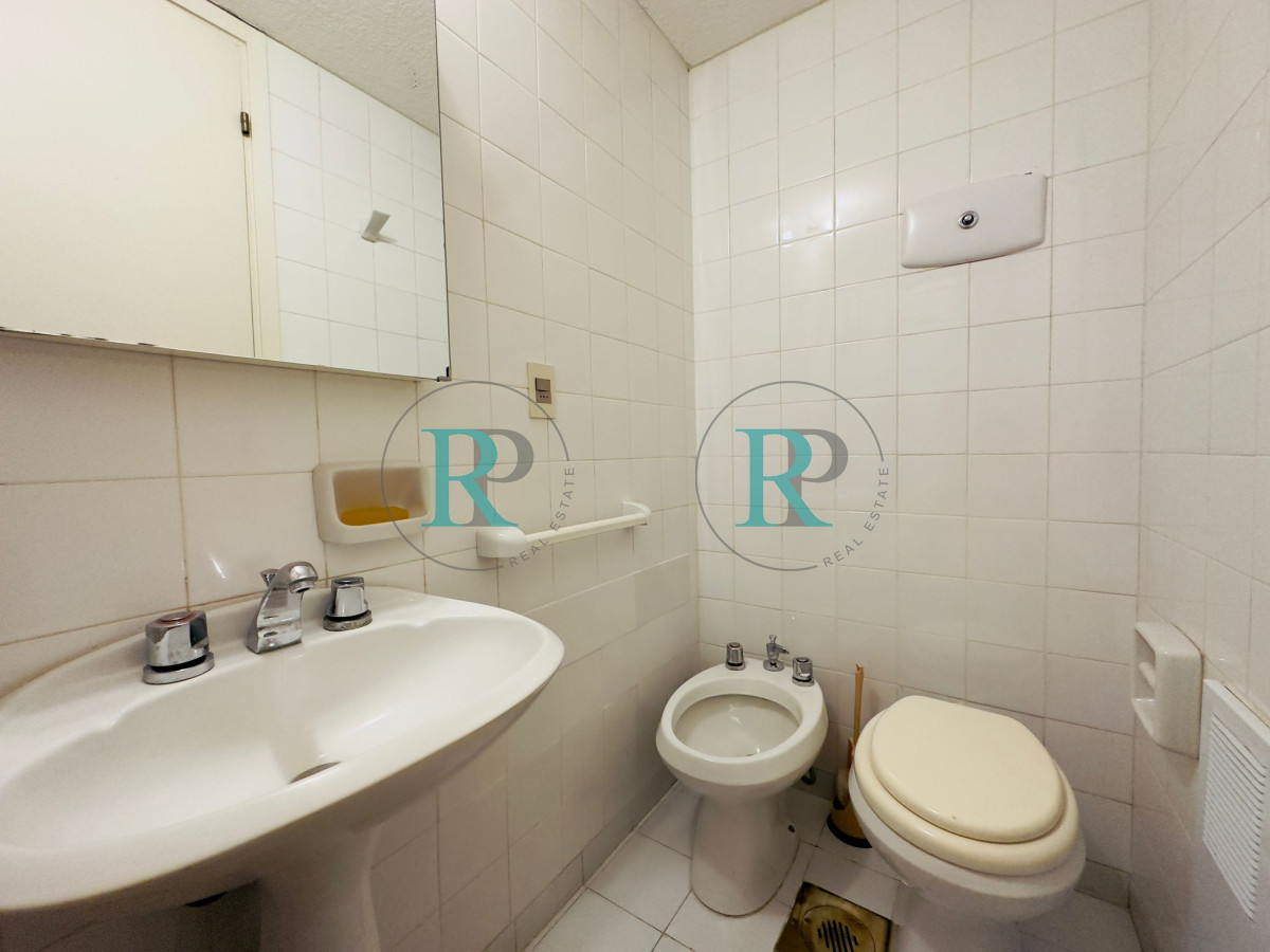 Apartamento ID.1503 - Venta de apartamento de 3 dormitorios y dep. de servicio en Punta del Este