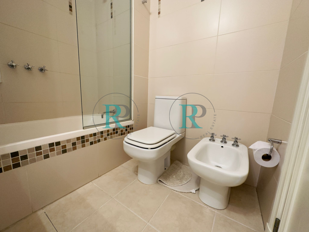 Apartamento ID.1446 - Venta y alquiler de apartamento de dos dormitorios en Punta del Este