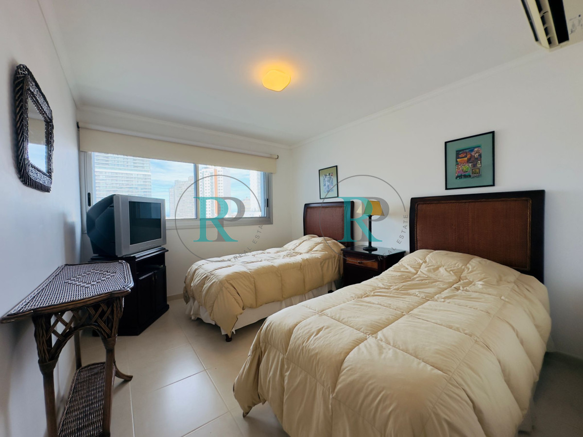 Apartamento ID.1660 - Apartamento de dos dormitorios en venta en Punta del Este