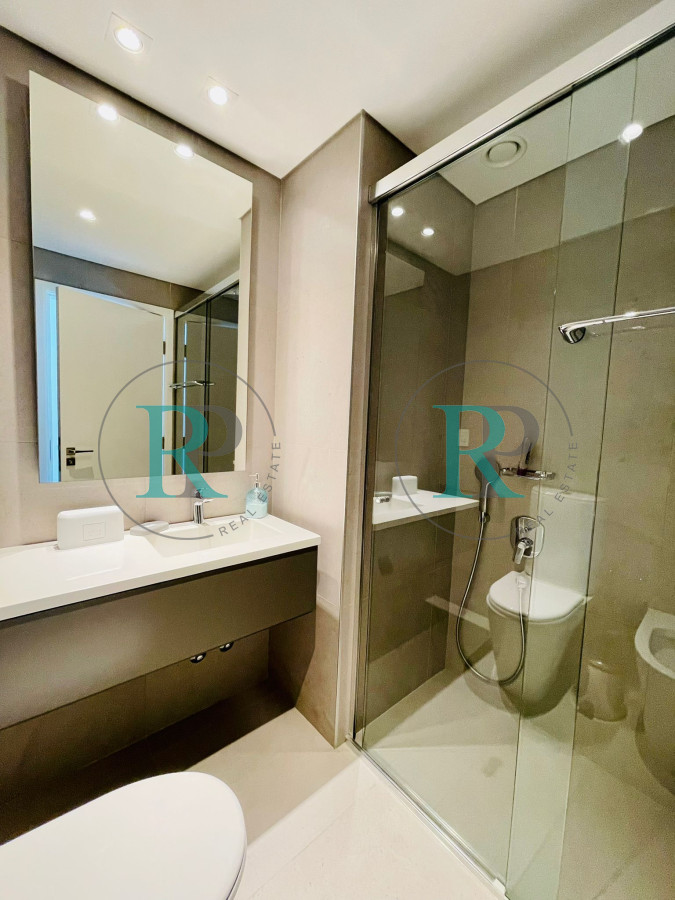 Apartamento ID.1376 - Alquiler  y venta de apartamento de 3 dormitorios en Punta del Este 