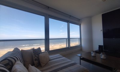 venta de apartamento frente a playa brava