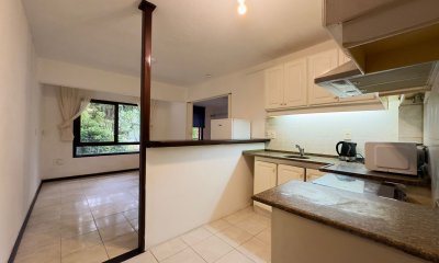 Venta de apartamento y Alquiler Anual, Excelente ubicación, 1 dormitorio, garage.