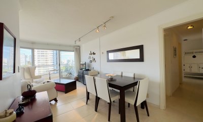 Venta y alquiler de apartamento de dos dormitorios en Punta del Este