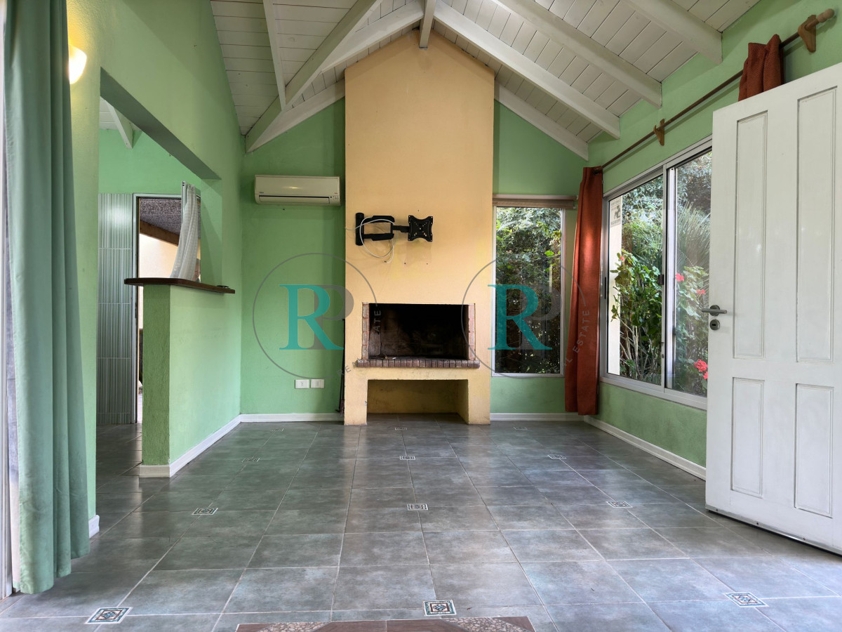 Casa ID.1790 - Alquiler y venta de casa de 2 dormitorios en Punta del Este