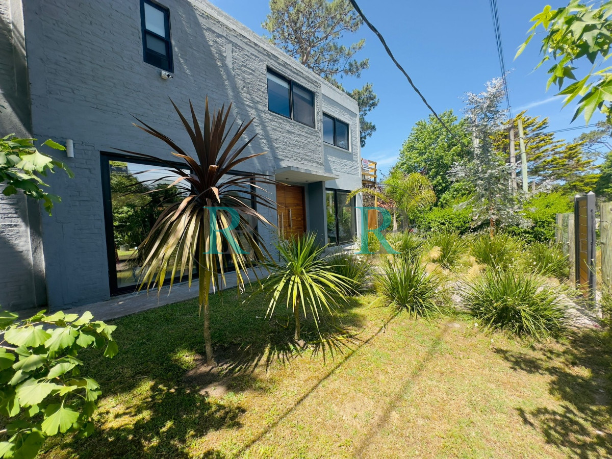 Casa ID.1494 - Alquiler de casa de 3 dormitorios con piscina en Punta del Este