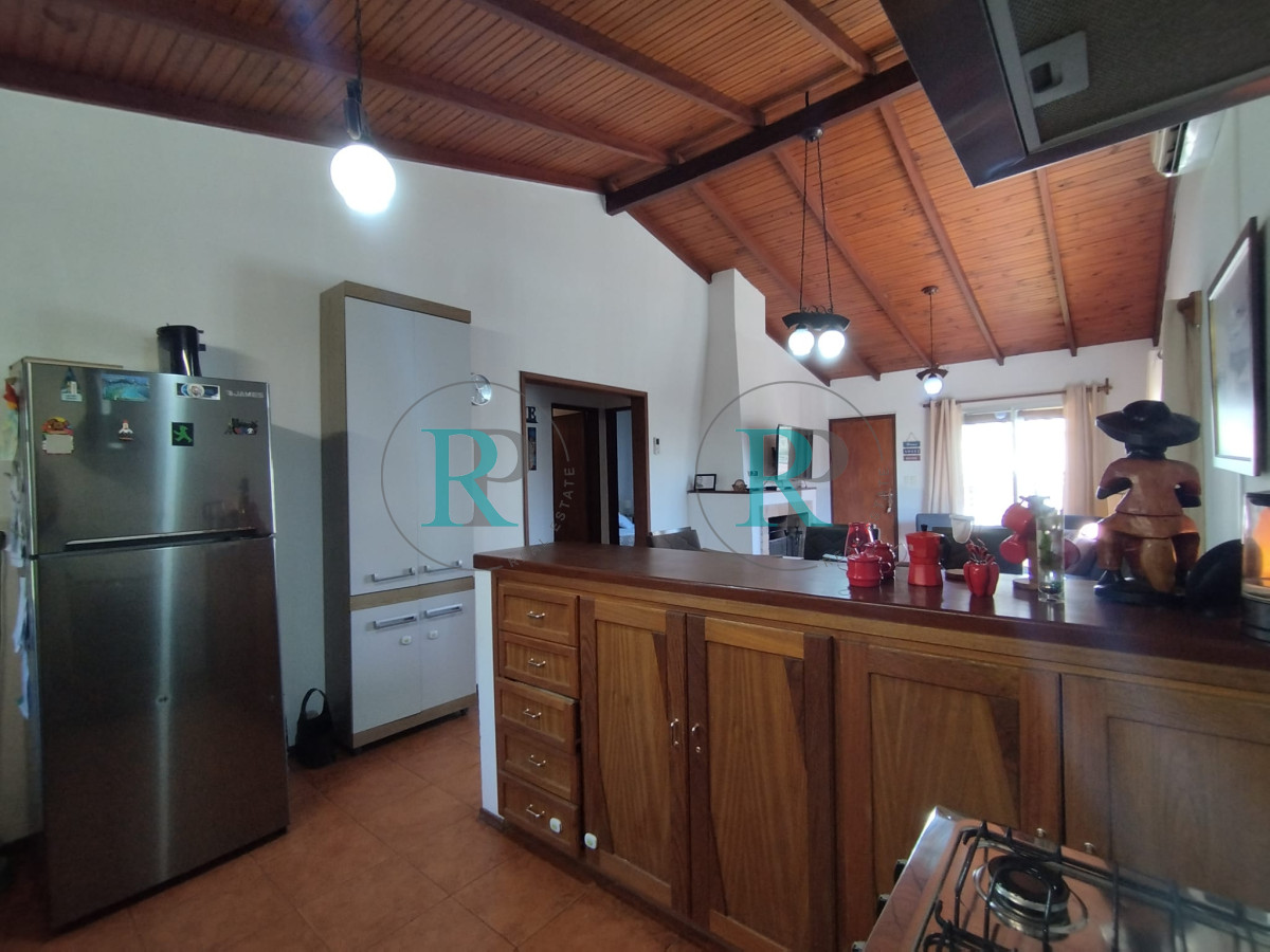 Casa ID.2212 - Casa en venta de dos dormitorios en El Tesoro