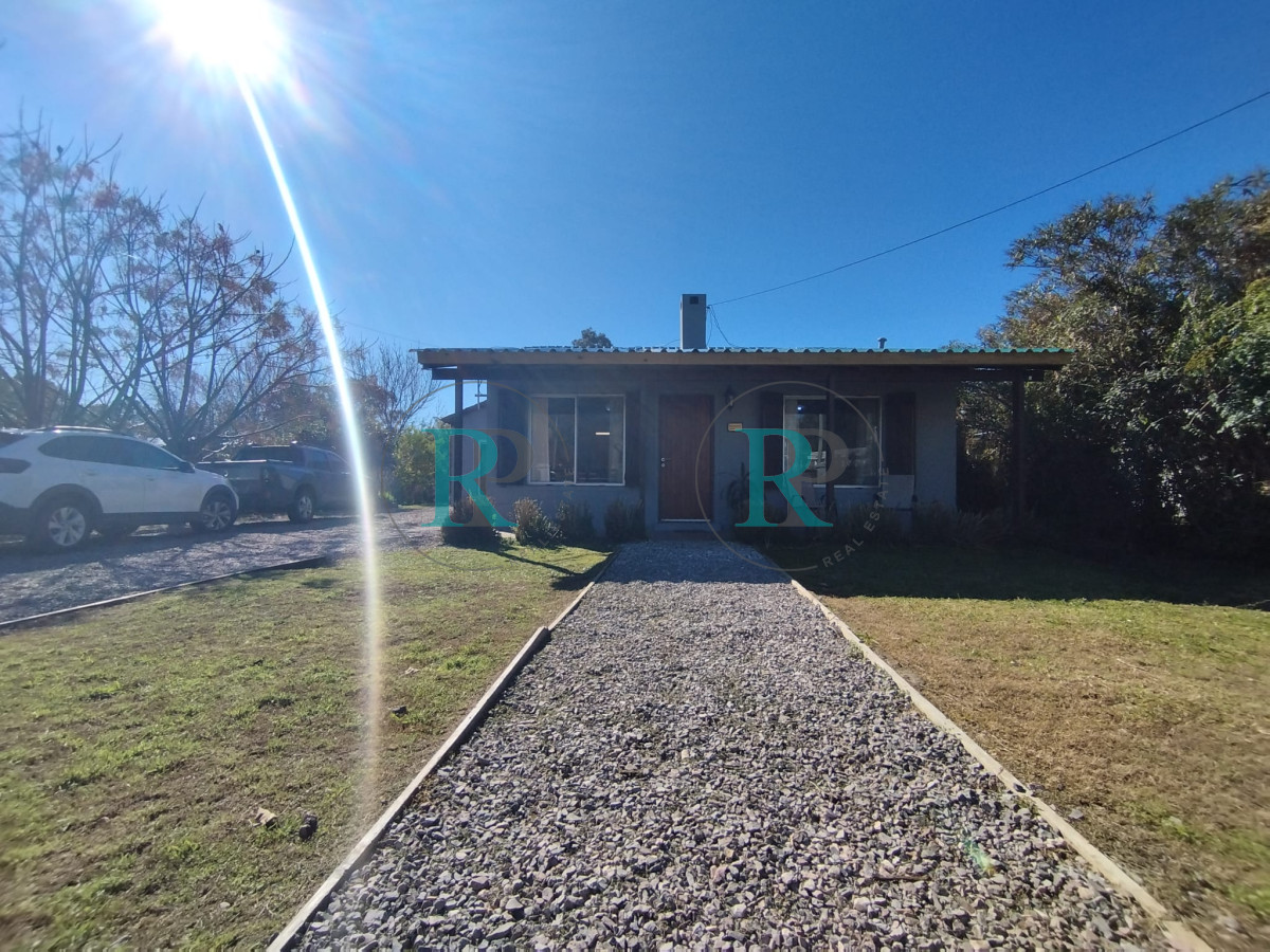 Casa ID.2212 - Casa en venta de dos dormitorios en El Tesoro