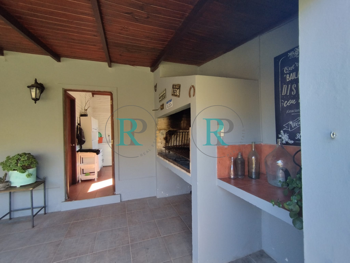 Casa ID.2212 - Casa en venta de dos dormitorios en El Tesoro