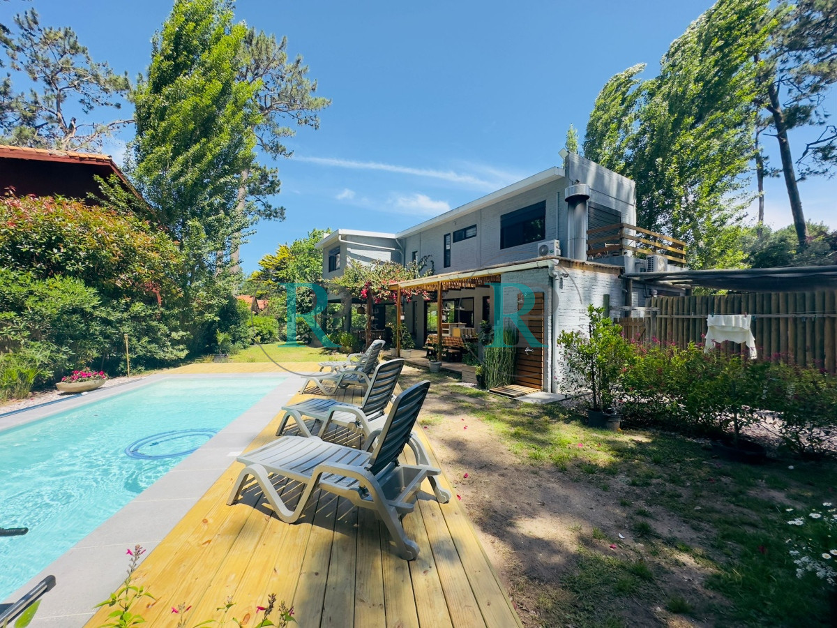 Casa ID.1494 - Alquiler de casa de 3 dormitorios con piscina en Punta del Este
