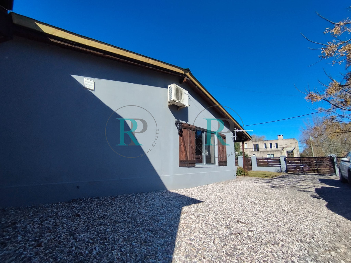 Casa ID.2212 - Casa en venta de dos dormitorios en El Tesoro