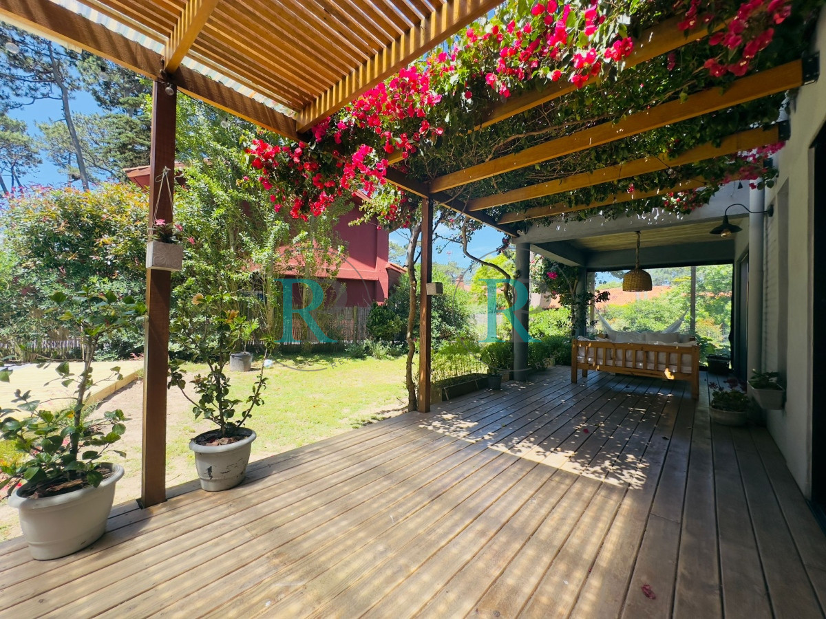 Casa ID.1494 - Alquiler de casa de 3 dormitorios con piscina en Punta del Este