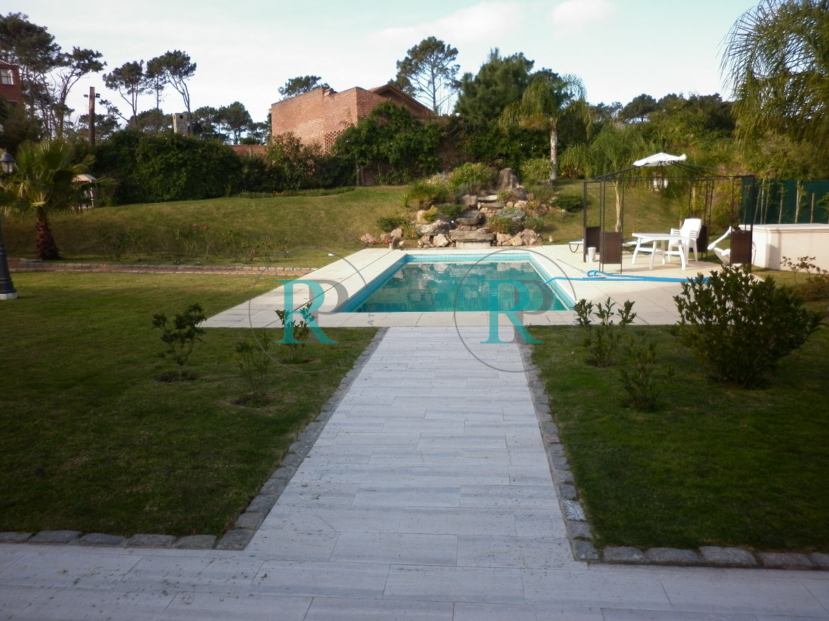 Casa ID.1586 - casa en venta en playa mansa