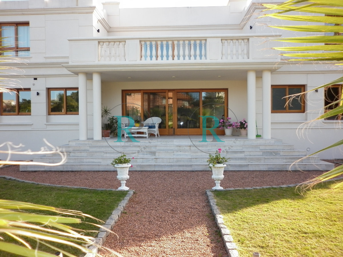Casa ID.1586 - casa en venta en playa mansa