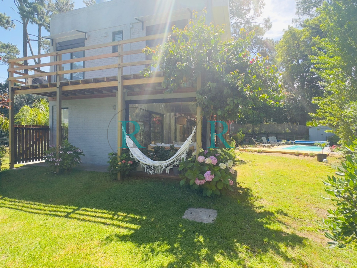 Casa ID.1494 - Alquiler de casa de 3 dormitorios con piscina en Punta del Este