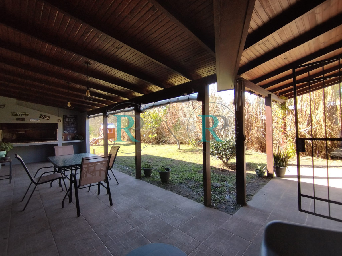 Casa ID.2212 - Casa en venta de dos dormitorios en El Tesoro