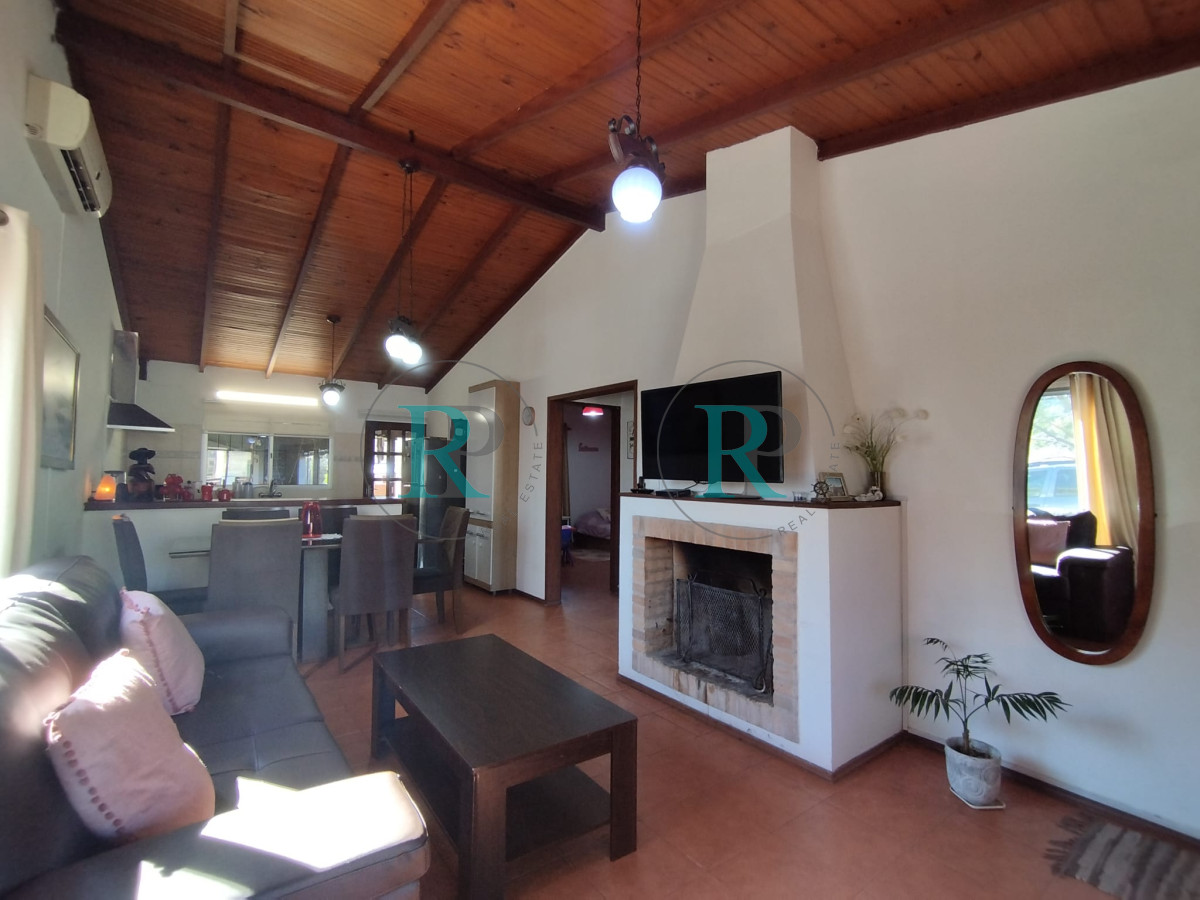 Casa ID.2212 - Casa en venta de dos dormitorios en El Tesoro