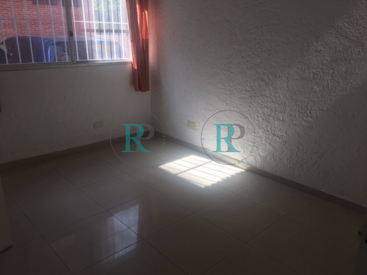 Local Comercial ID.898 - Local en Venta 