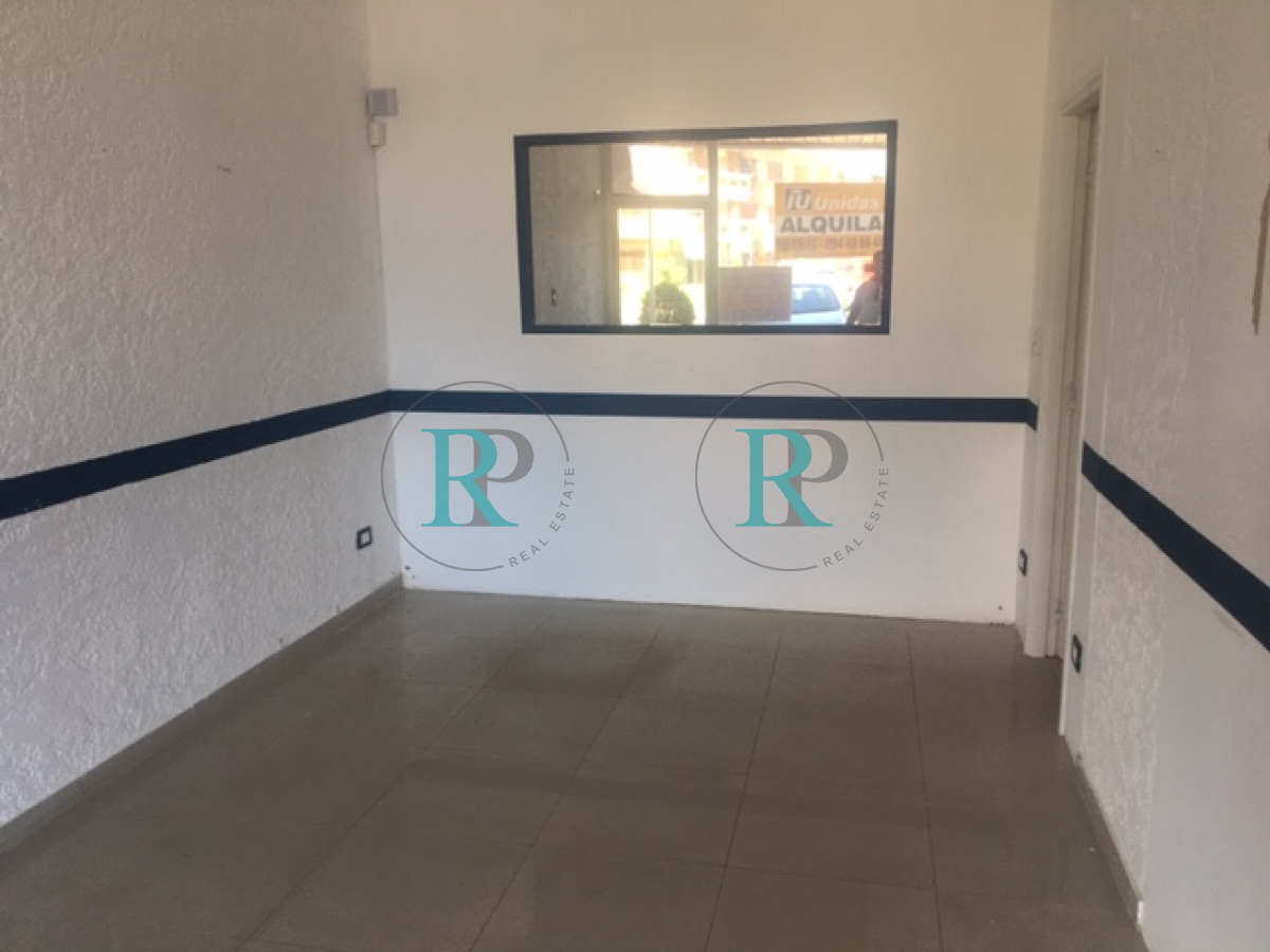 Local Comercial ID.898 - Local en Venta 