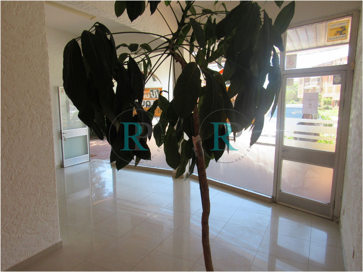 Local Comercial ID.898 - Local en Venta 