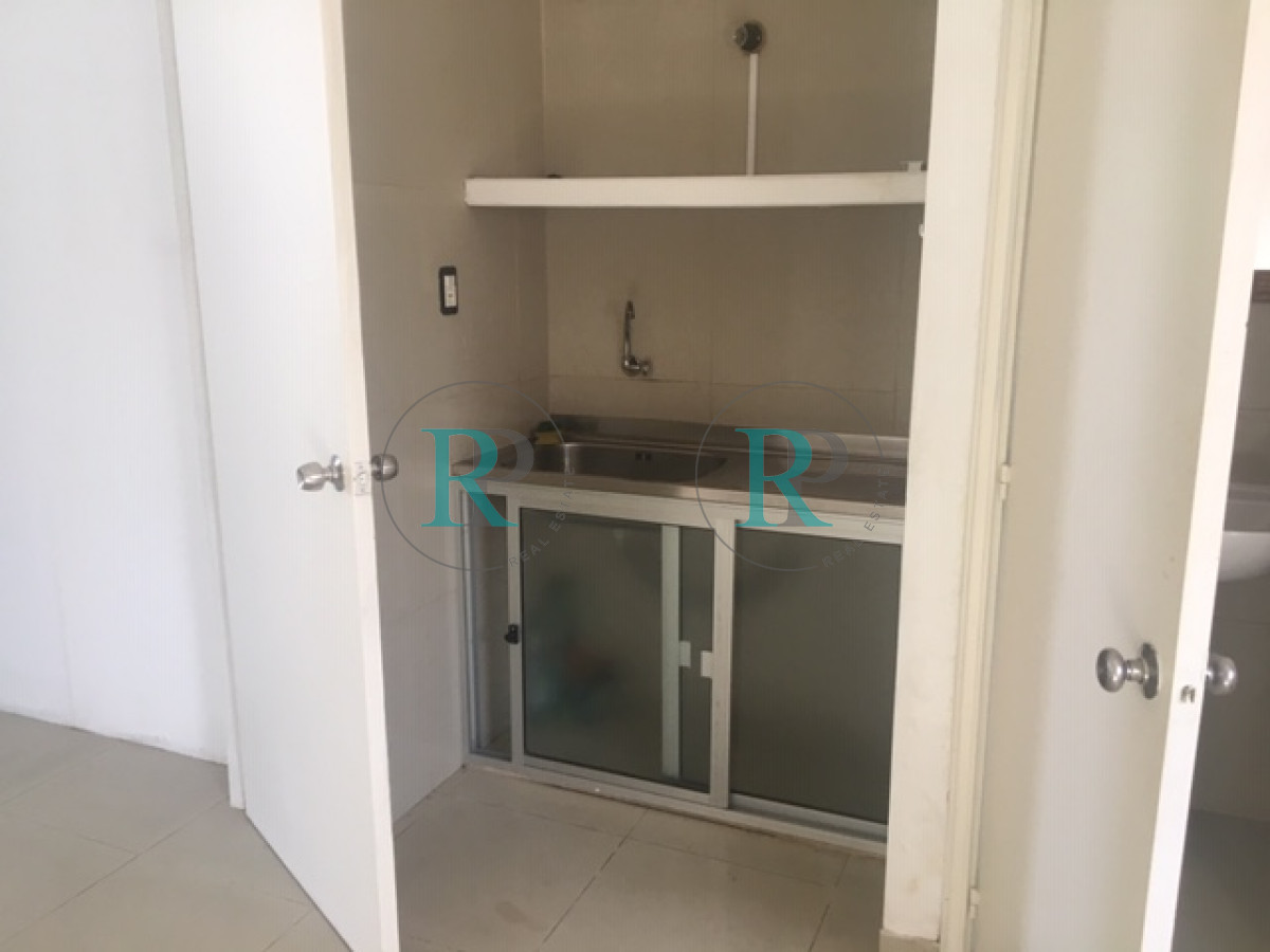Local Comercial ID.898 - Local en Venta 