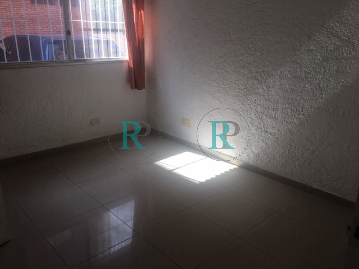 Local Comercial ID.898 - Local en Venta 