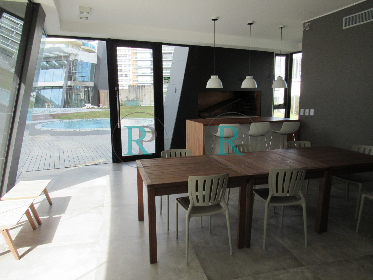 Apartamento ID.1625 - Apartamento en VENTA, 3 dormitorios, 3 suites, moderno, punta del este.