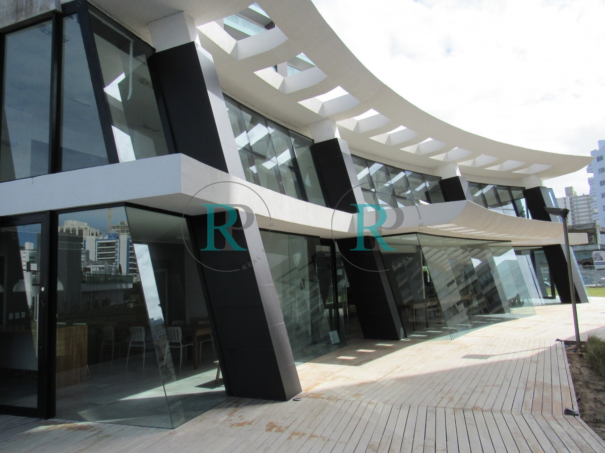 Apartamento ID.1625 - Apartamento en VENTA, 3 dormitorios, 3 suites, moderno, punta del este.