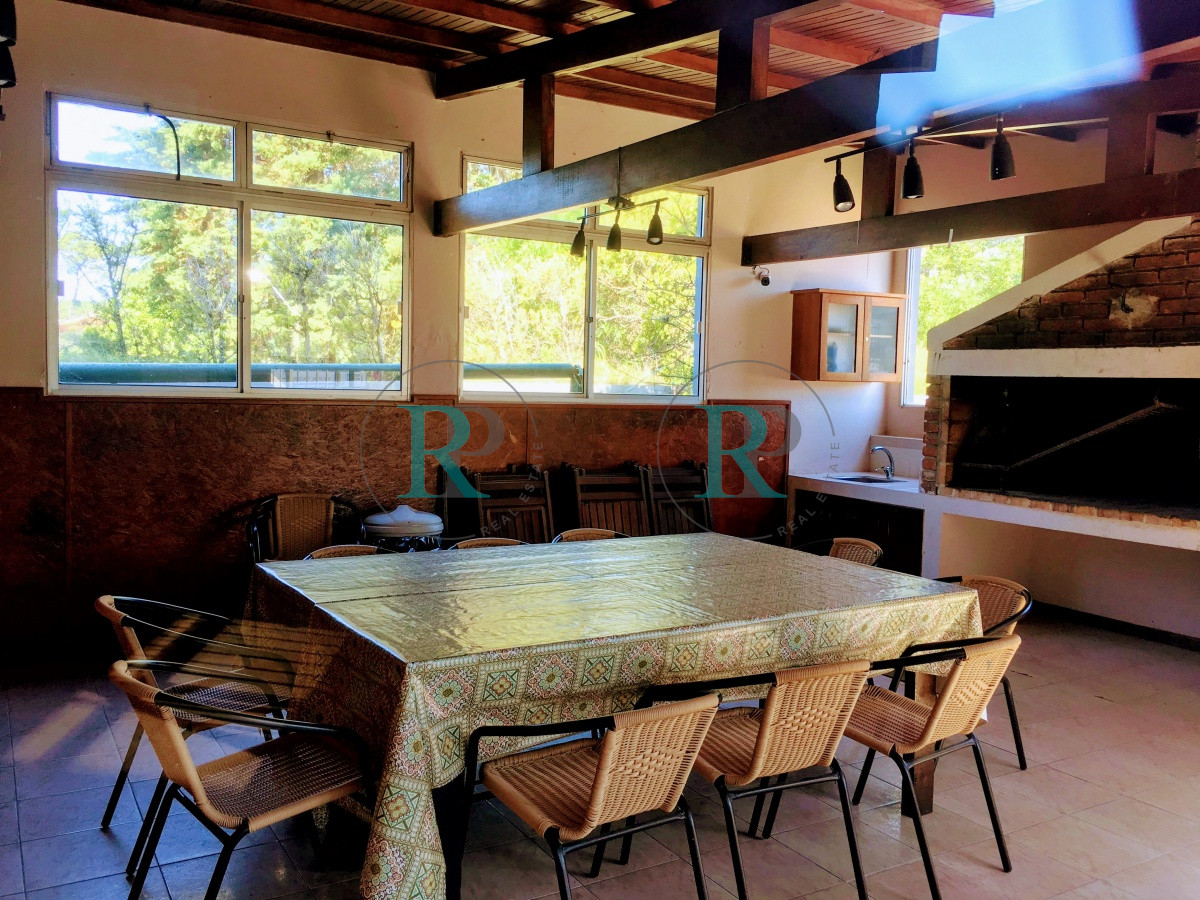 Apartamento ID.2445 - Alquiler y venta de apartamento de dos dormitorios en Punta del Este