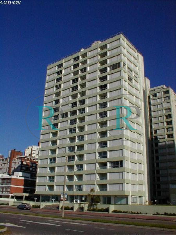 Apartamento ID.2062 - Alquiler por temporada de apartamento de 3 dormitorios en Punta del Este