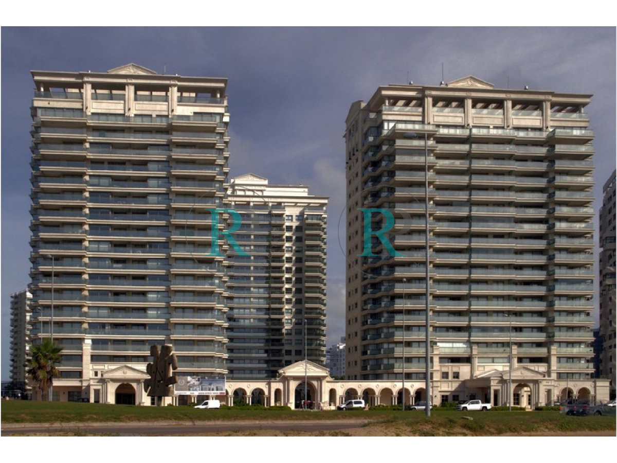 Apartamento ID.1990 -  Apartamento en venta en playa brava de Punta del Este