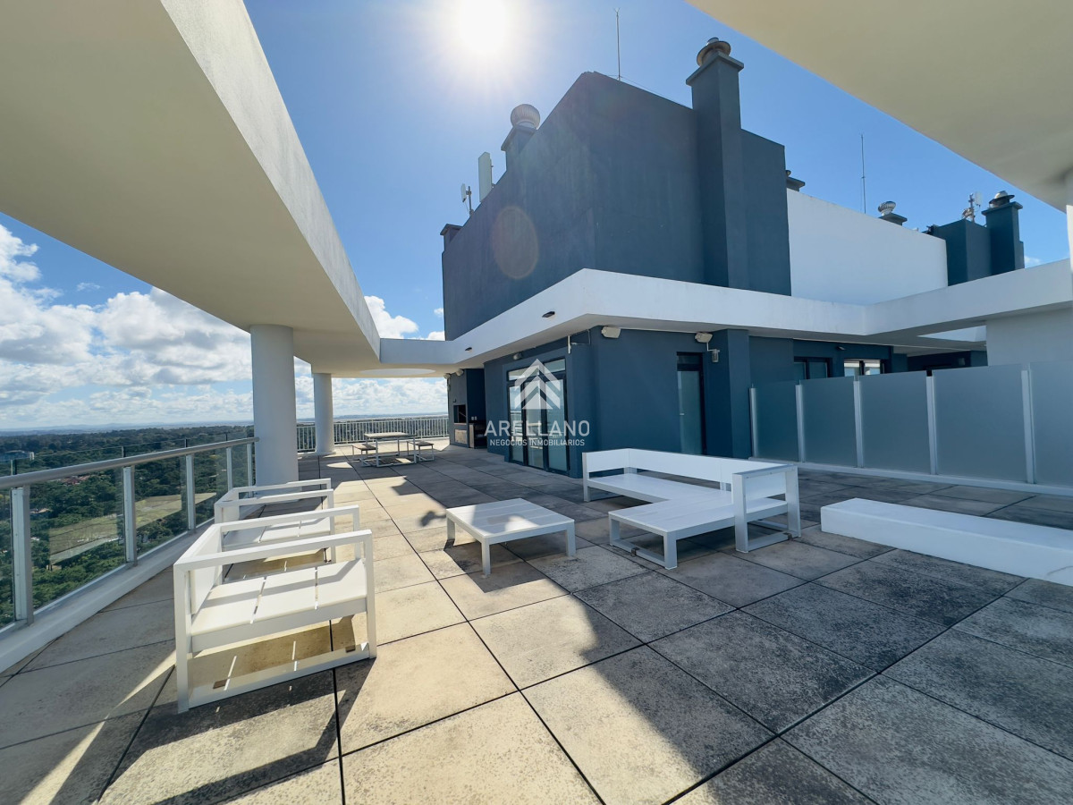 Apartamento ID.3260 - Penthouse en VENTA, 3 dormitorios en suite + Dependencia, vista 180°.