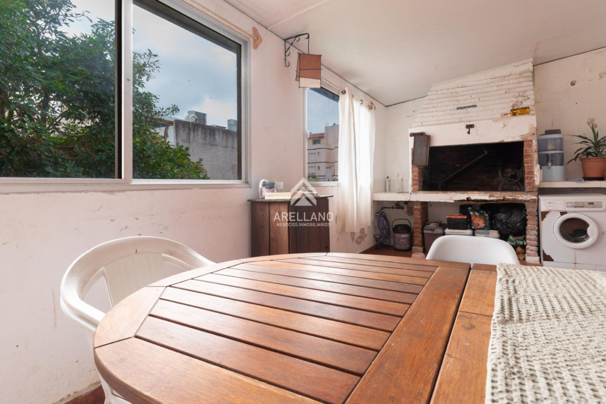 Apartamento ID.4945 - Apartamento en venta de 3 dormitorios y dependencia de servicio en Punta del Este