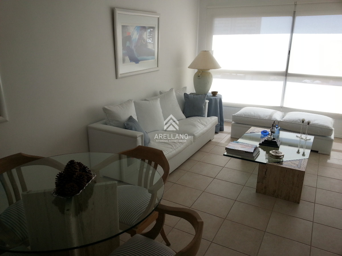 Apartamento ID.2917 - Apartamento de 2 dormitorios en venta en Punta del Este
