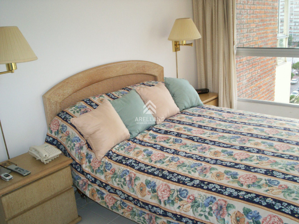 Apartamento ID.2917 - Apartamento de 2 dormitorios en venta en Punta del Este