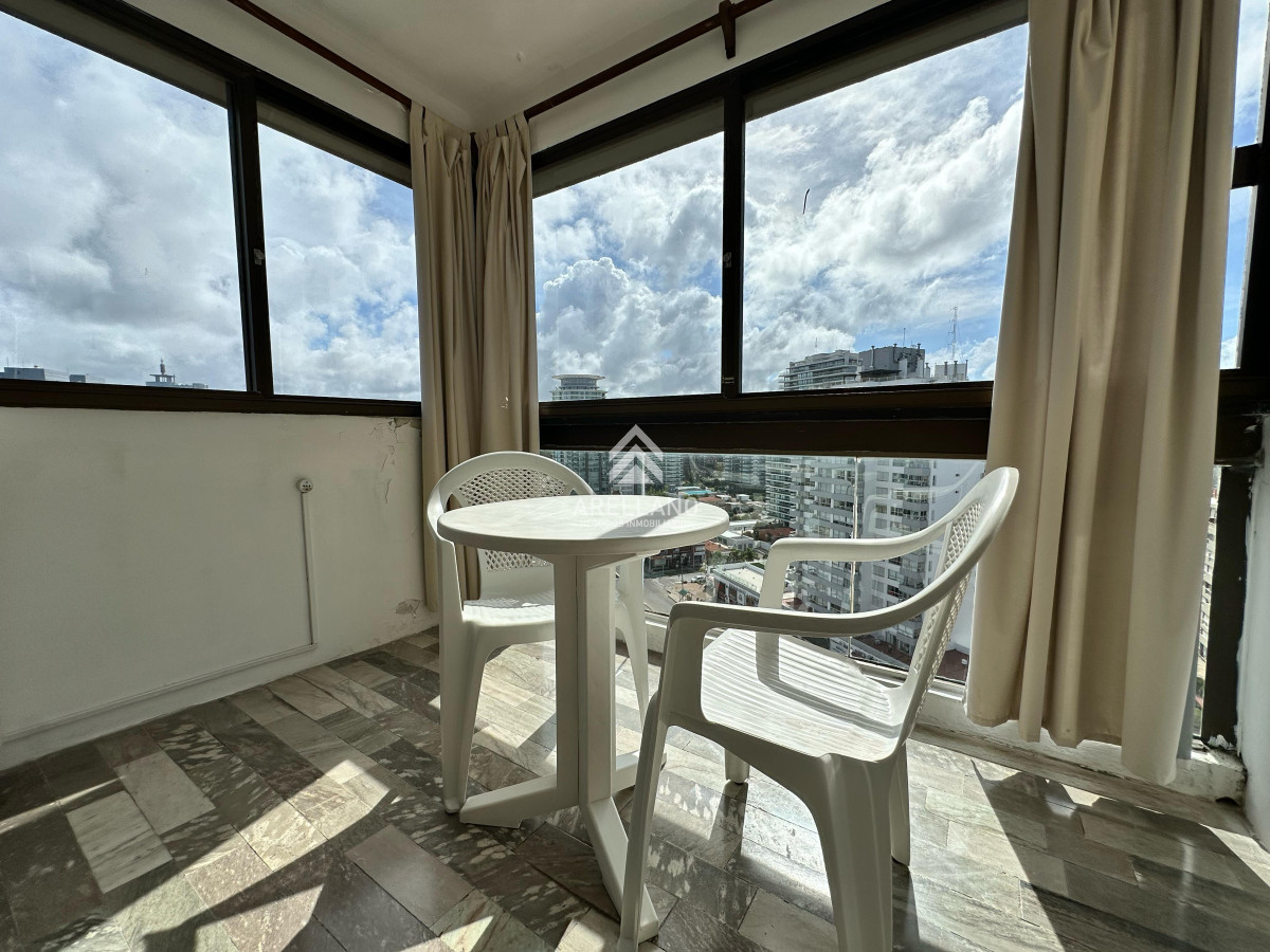 Apartamento ID.4427 - Venta Apartamento de 3 dormitorios en venta en Punta del Este