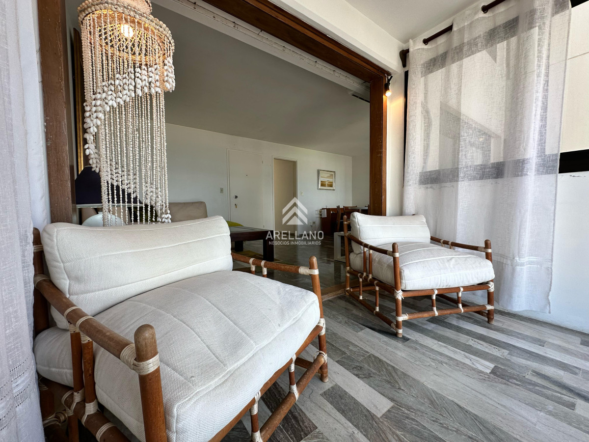 Apartamento ID.4427 - Venta Apartamento de 3 dormitorios en venta en Punta del Este
