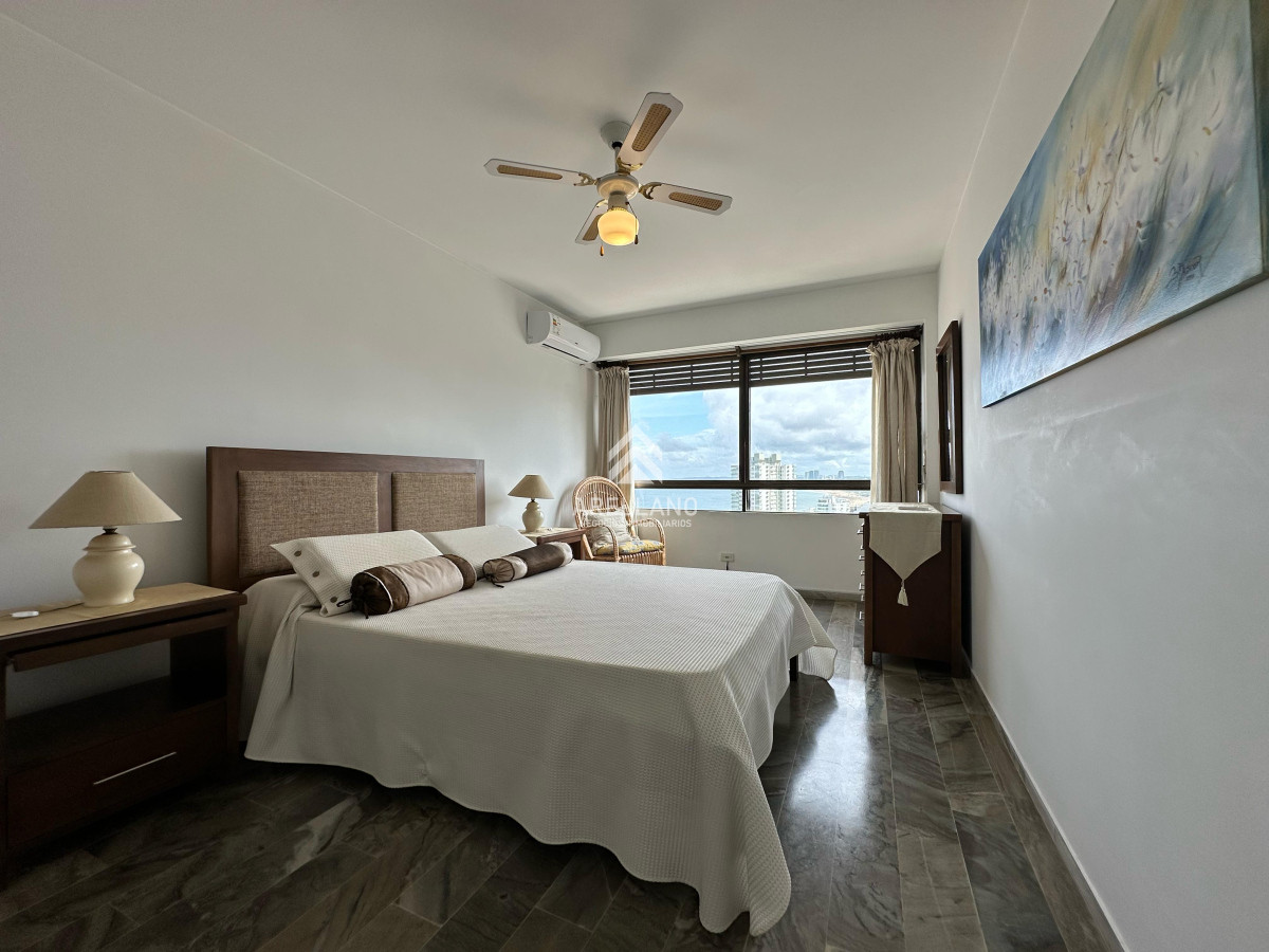 Apartamento ID.4427 - Venta Apartamento de 3 dormitorios en venta en Punta del Este