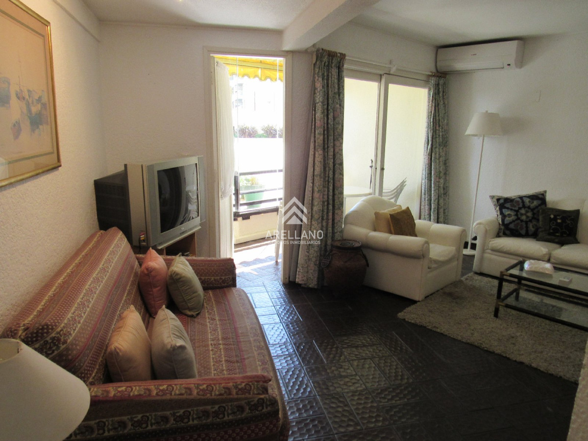 Apartamento ID.5316 - Venta apartamento 3 dormitorios en playa brava con parrillero y dos garages