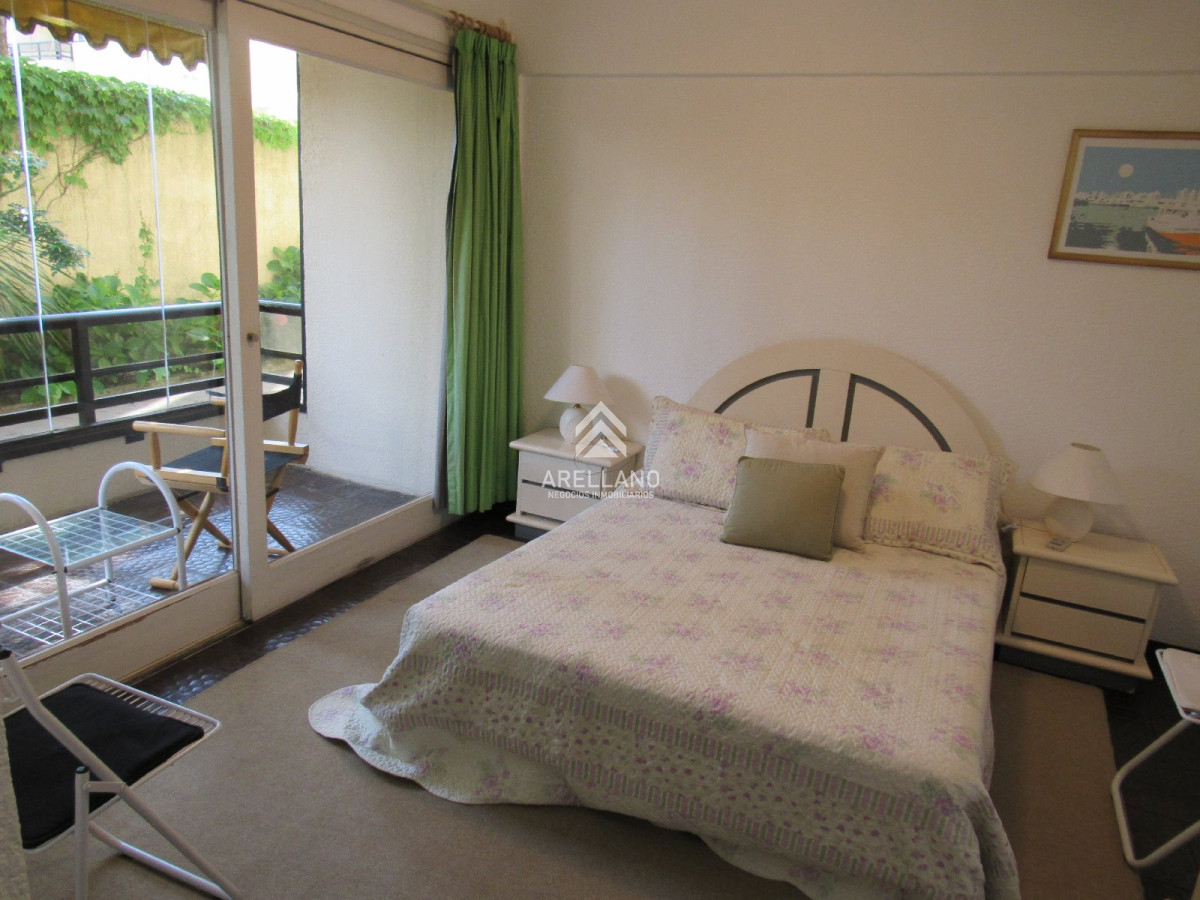 Apartamento ID.5316 - Venta apartamento 3 dormitorios en playa brava con parrillero y dos garages