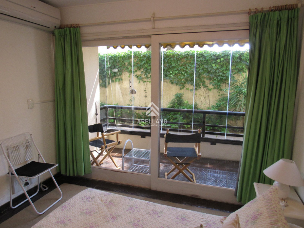 Apartamento ID.5316 - Venta apartamento 3 dormitorios en playa brava con parrillero y dos garages